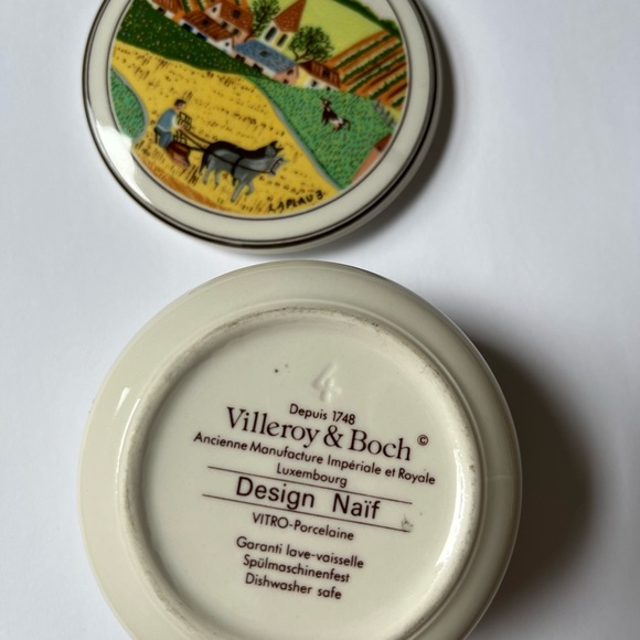 Cute dish with lid; farmhouse decor. Dishwasher safe. Made in Luxembourg - Picture 6 of 9